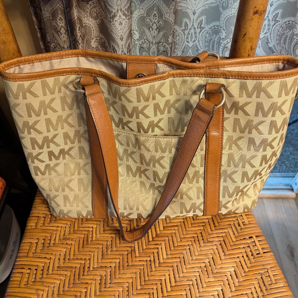 Michael Kors large tote purse
